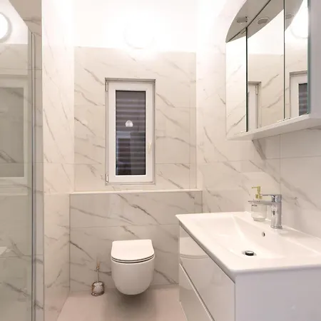 Apartman 3 Bedroom Pet Friendly In