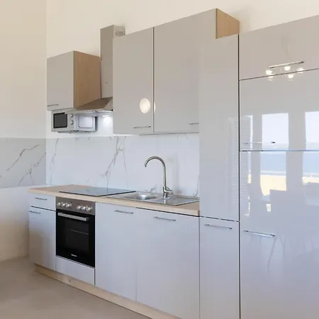 3 Bedroom Awesome In Apartman *