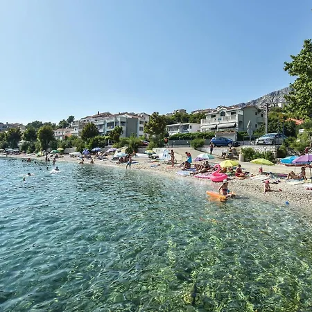 Apartman 3 Bedroom Pet Friendly In Dugi Rat